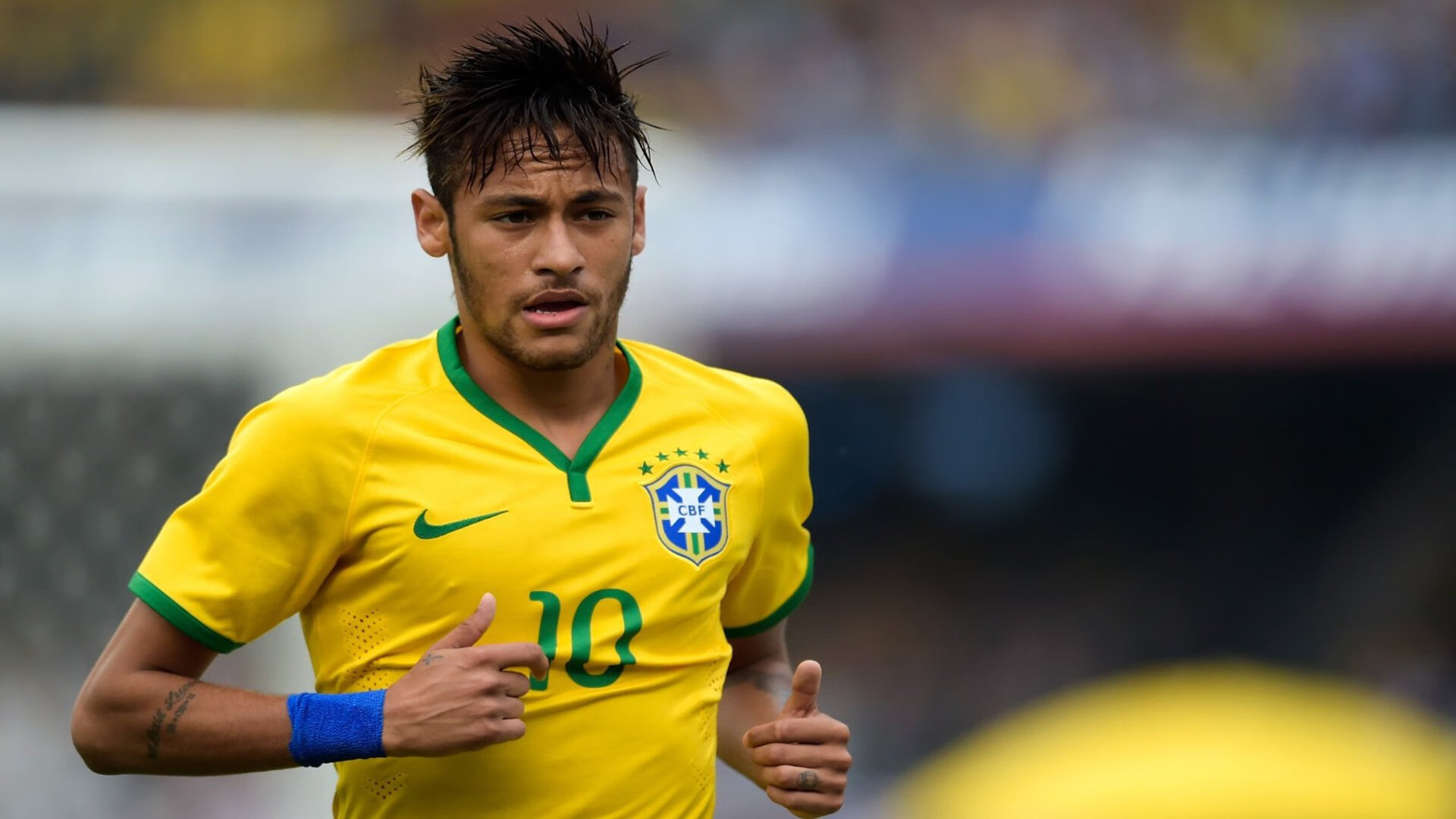 历史性碰撞：经典赛事回顾，历史性突破什么意思